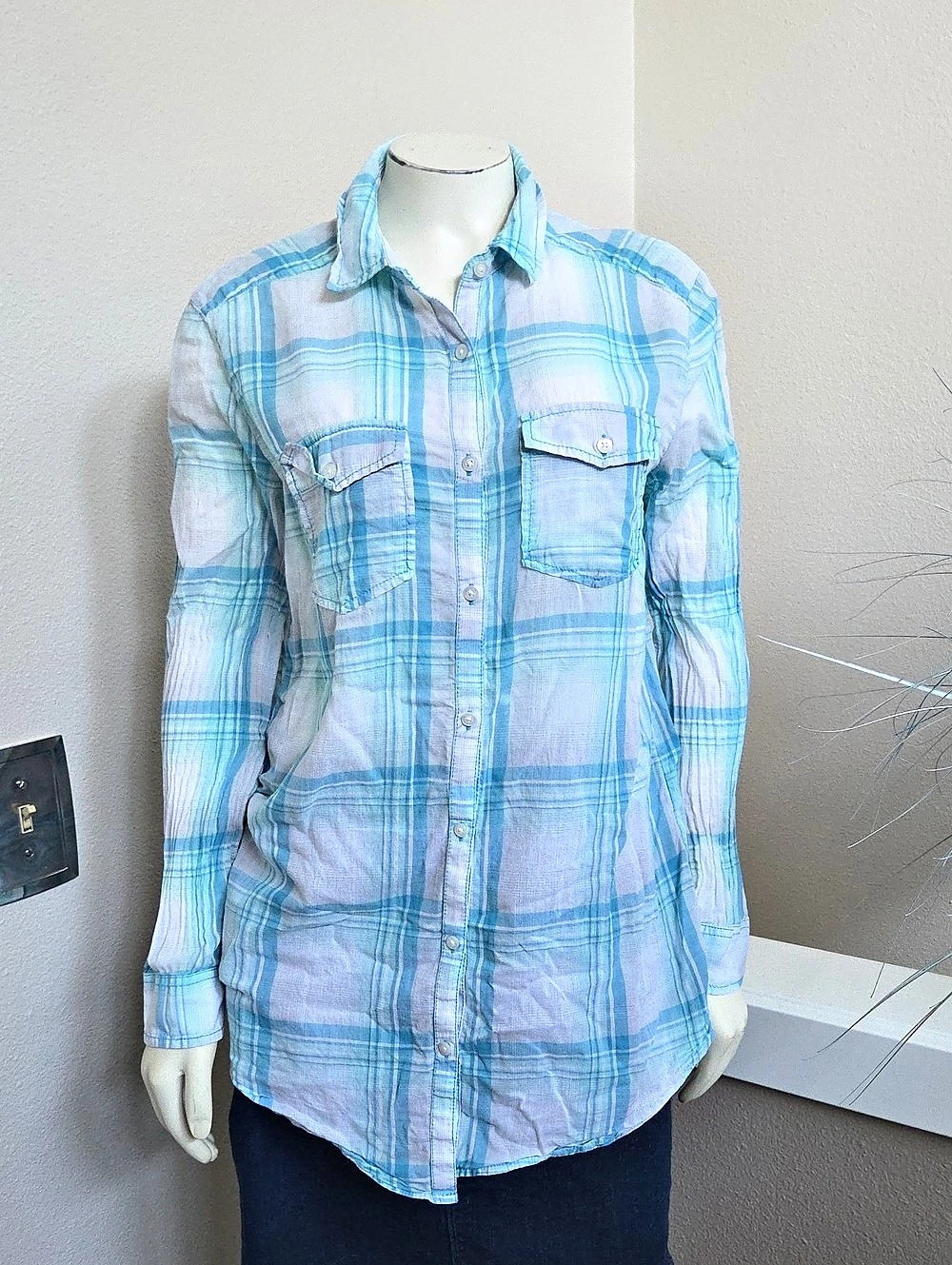 Rubbish.  Plaid Button Down in Blue & White Like New